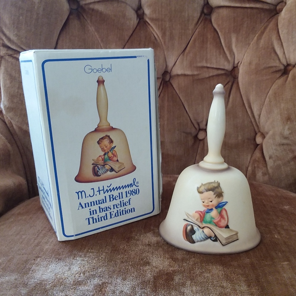 Hummel Annual Bell and Box From 1980